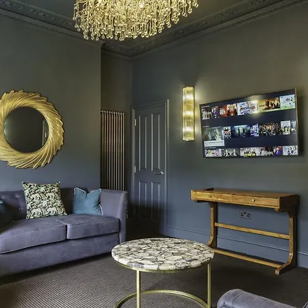 Clifton 32 - Duplex - Hopewell Apartment *